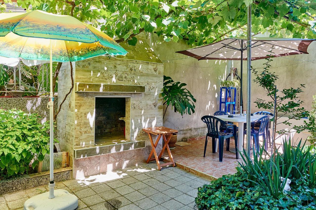 Apartment Dora Pomorie Luaran gambar