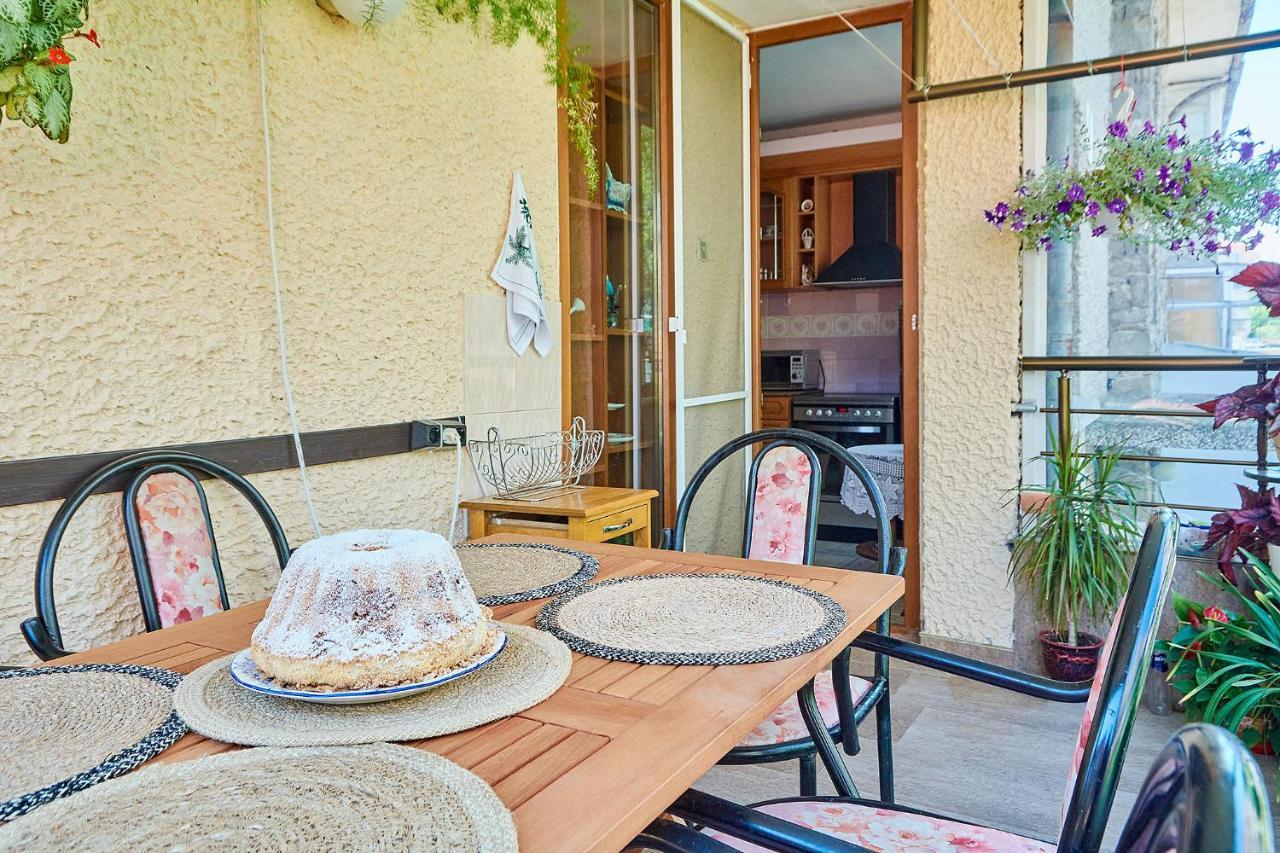 Apartment Dora Pomorie Luaran gambar