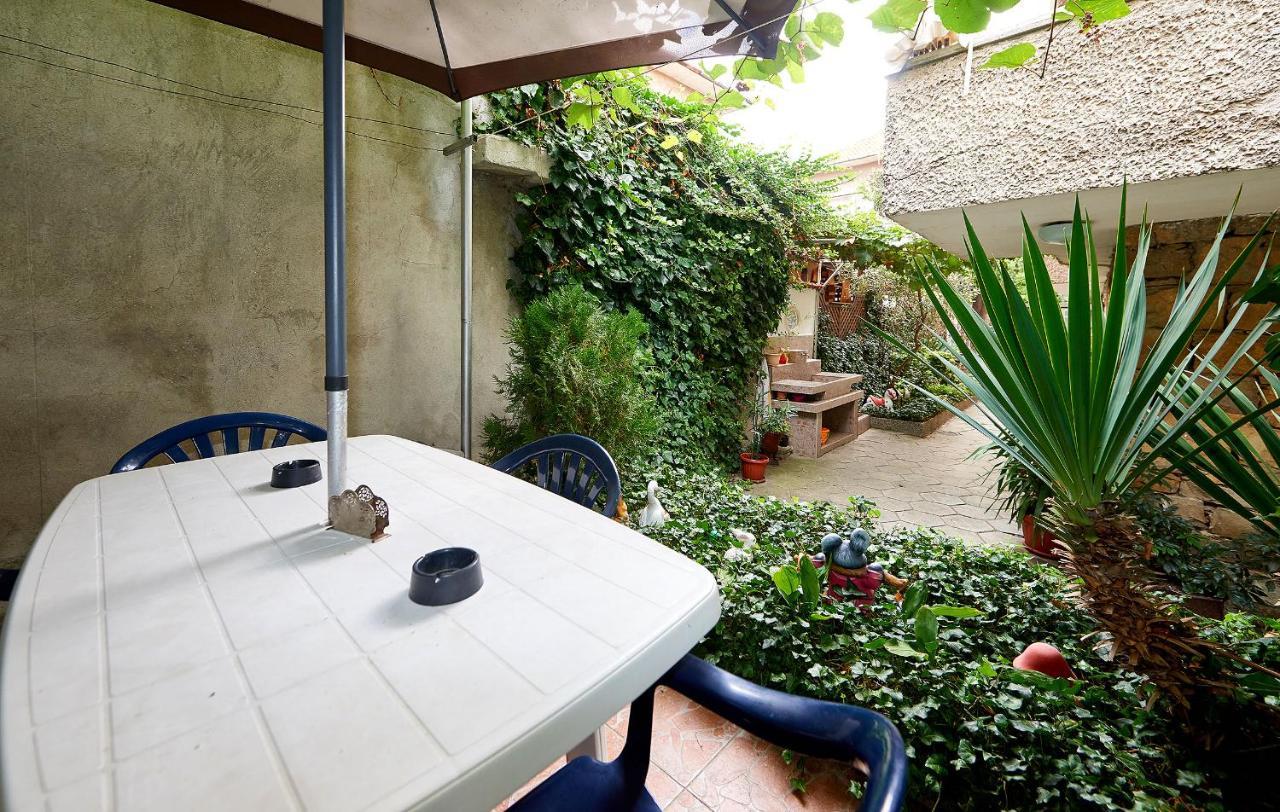 Apartment Dora Pomorie Luaran gambar